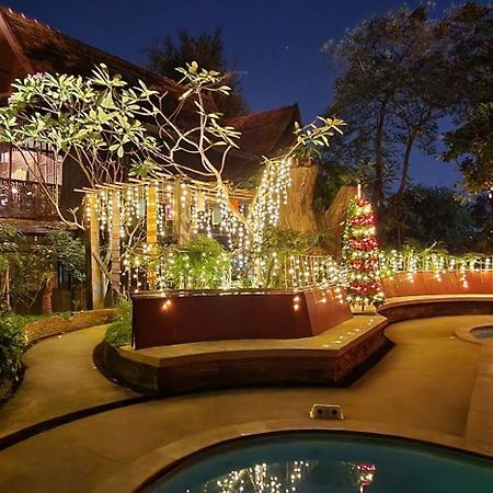 Club One Seven Gaymen Chiang Mai Exterior foto