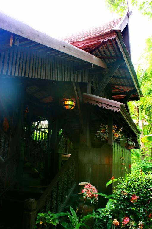 Club One Seven Gaymen Chiang Mai Exterior foto