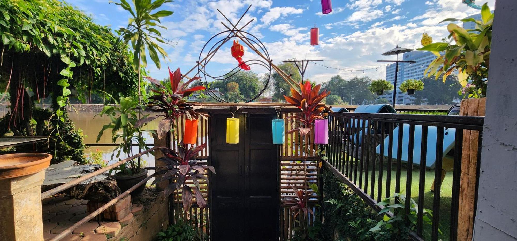Club One Seven Gaymen Chiang Mai Exterior foto