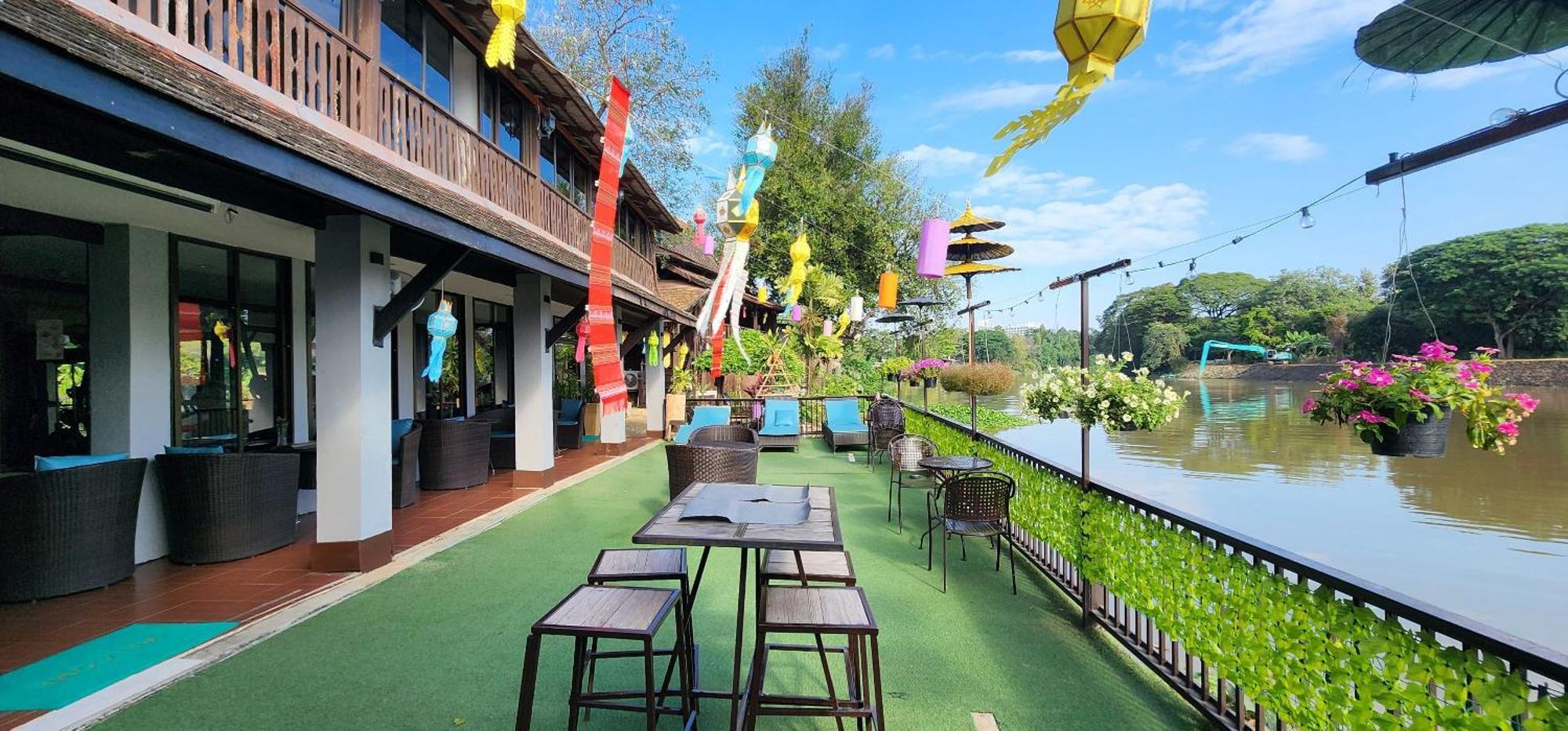 Club One Seven Gaymen Chiang Mai Exterior foto