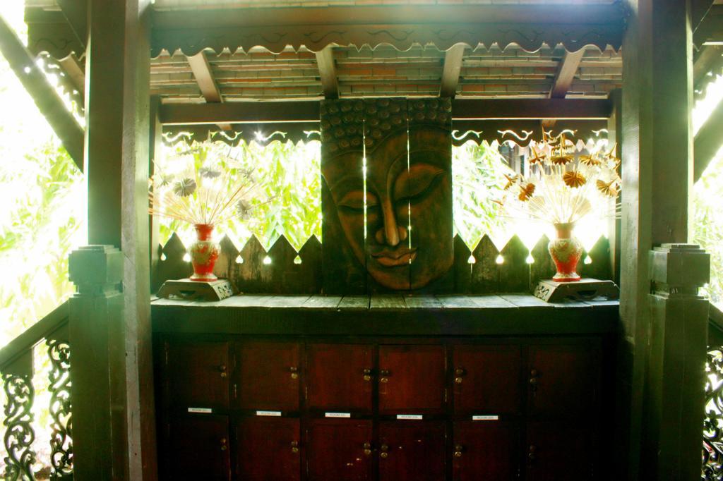 Club One Seven Gaymen Chiang Mai Exterior foto