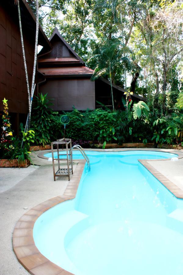Club One Seven Gaymen Chiang Mai Exterior foto